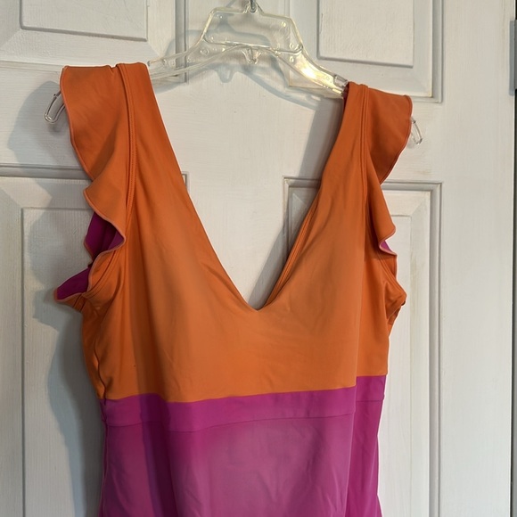 Summersalt The Ruffle Backflip One piece swimsuit size 12 women’s - Picture 2 of 5